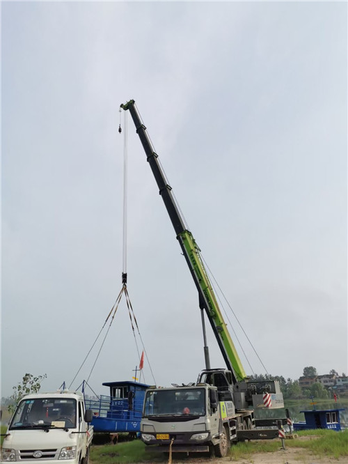 博乐市桥梁建设吊装案例